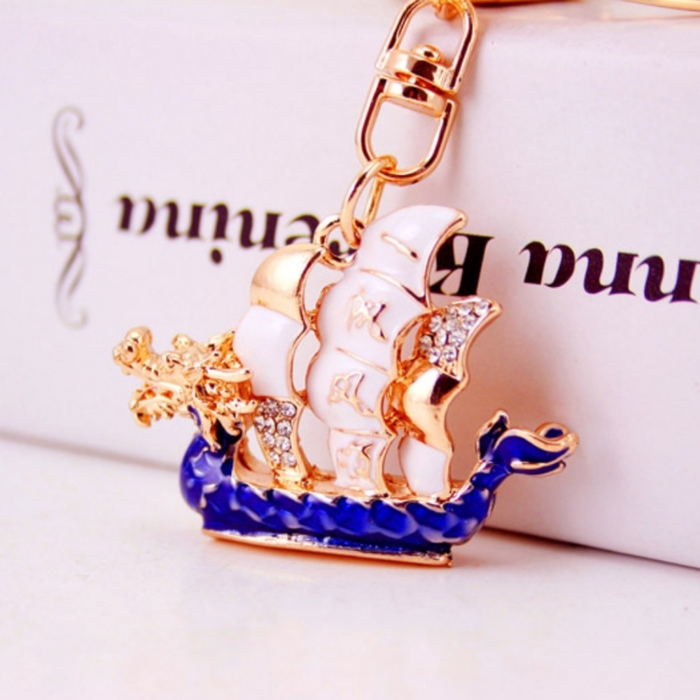 ‼️CLEARANCE PRICE FIRM‼️🐲🚢 Dragon Ship Keychain🐲🚢